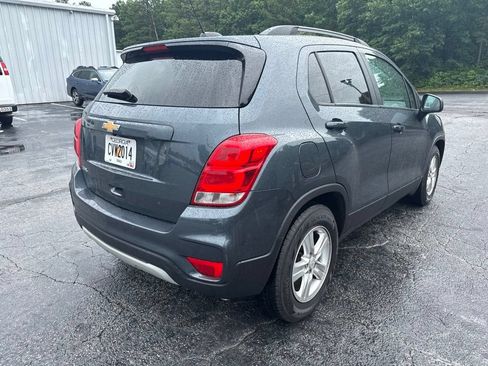 Used 2022 Chevrolet Trax LT w/ LT Convenience Package FWD image 5