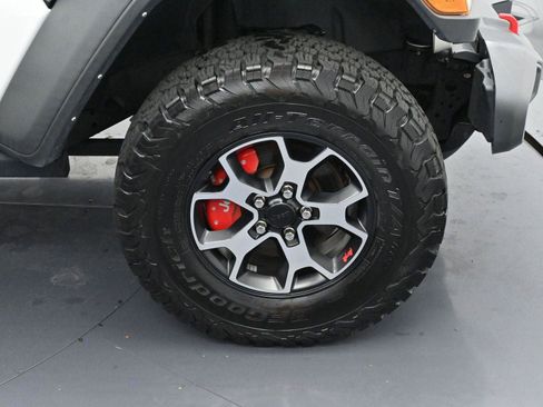 Used 2022 Jeep Wrangler Unlimited Rubicon w/ Cold Weather Group image 33