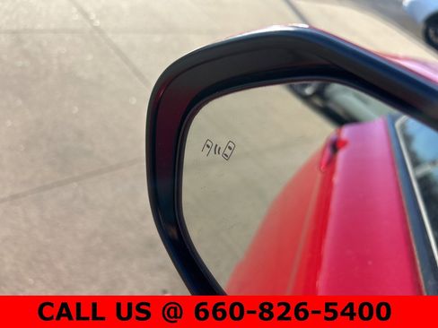 Used 2025 Toyota Camry SE image 11