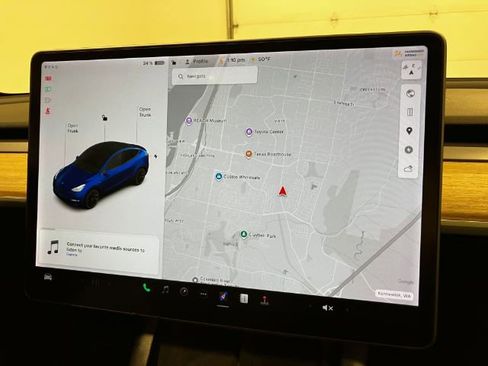 Used 2021 Tesla Model Y Long Range image 18