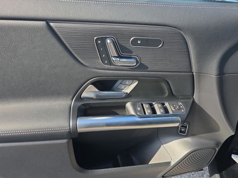 Certified 2025 Mercedes-Benz GLA 250 image 11