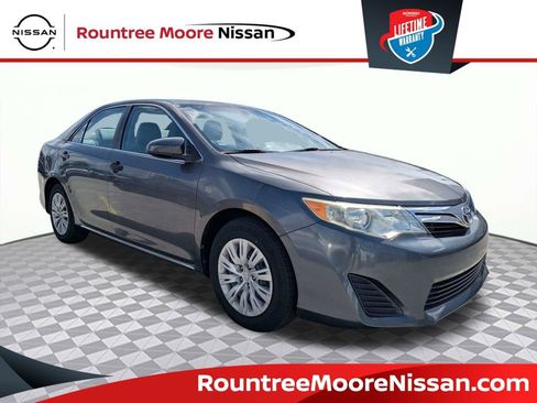 Used 2013 Toyota Camry LE FWD image 1