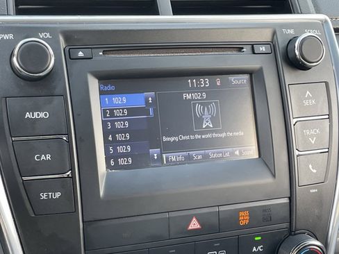 Used 2016 Toyota Camry LE image 27