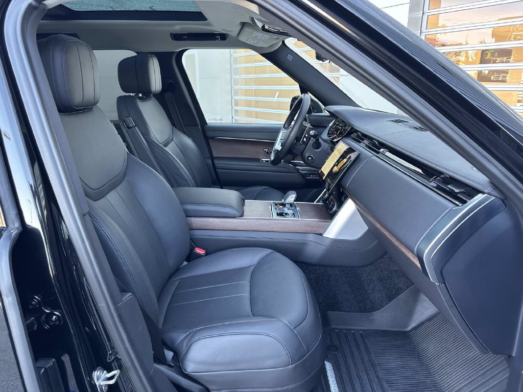 Certified 2023 Land Rover Range Rover SE AWD/4WD image 10