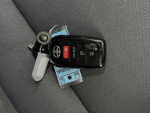 Used 2025 Toyota Camry LE w/ Convenience Package FWD image 36