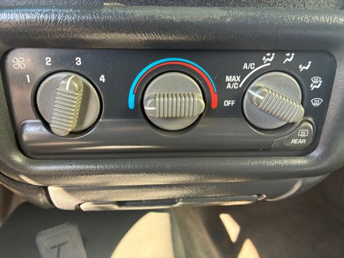 Used 1998 GMC Jimmy SLS w/ Marketing Opt Pkg 2 image 21