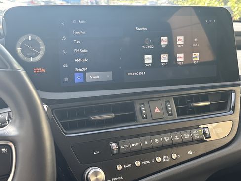 Used 2025 Lexus ES 350 w/ Accessory Package (Z2) FWD image 23