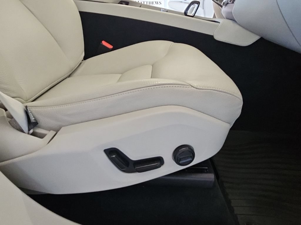 Used 2023 Volvo XC90 B6 Plus w/ Protection Package Premier AWD/4WD image 27