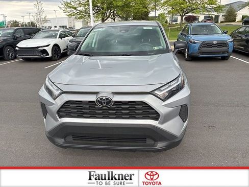 Used 2025 Toyota RAV4 LE AWD/4WD image 18