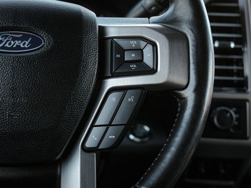 Used 2021 Ford F450 Platinum w/ FX4 Off-Road Package image 19