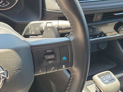 Used 2025 Nissan Rogue SV FWD image 22