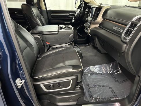 Used 2019 RAM 1500 Laramie AWD/4WD image 12