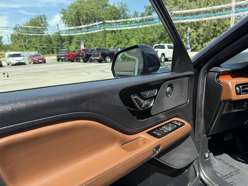 Used 2021 Lincoln Aviator Reserve w/ Equipment Group 201A AWD/4WD image 16