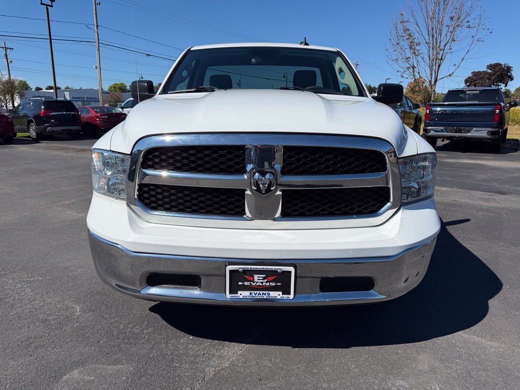 Used 2022 RAM 1500 Classic SLT AWD/4WD image 2