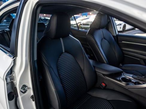 Used 2024 Toyota Camry SE image 30