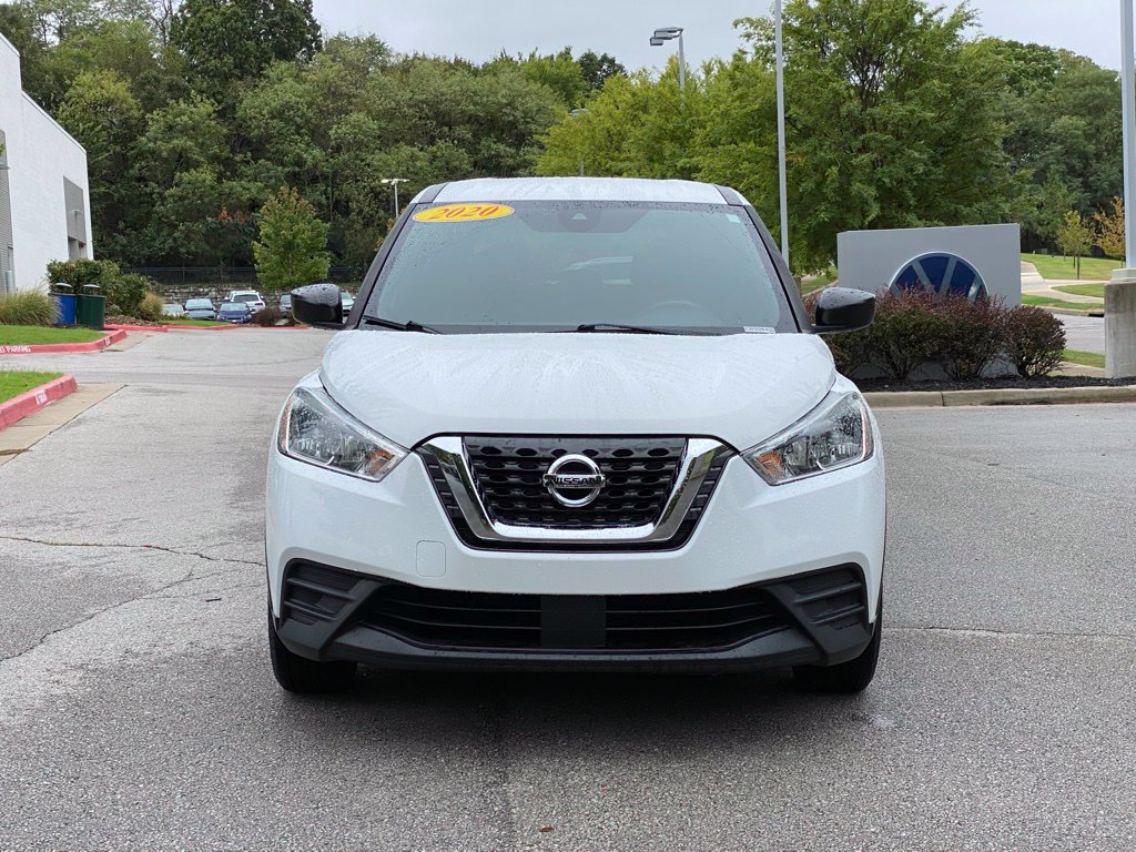 Used 2020 Nissan Kicks S FWD image 2