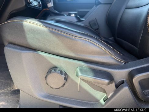 Used 2022 Ford Bronco Badlands image 11