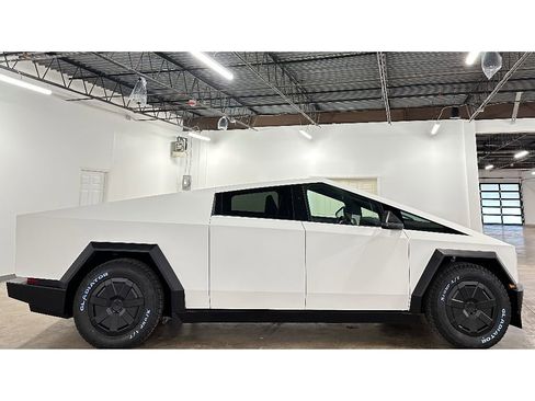 Used 2024 Tesla Cybertruck Cyberbeast image 9