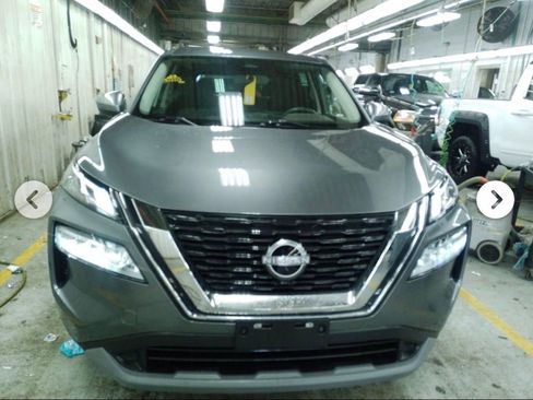 Used 2023 Nissan Rogue SV AWD/4WD image 3