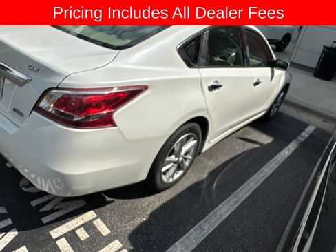 Used 2013 Nissan Altima 2.5 SV FWD image 3