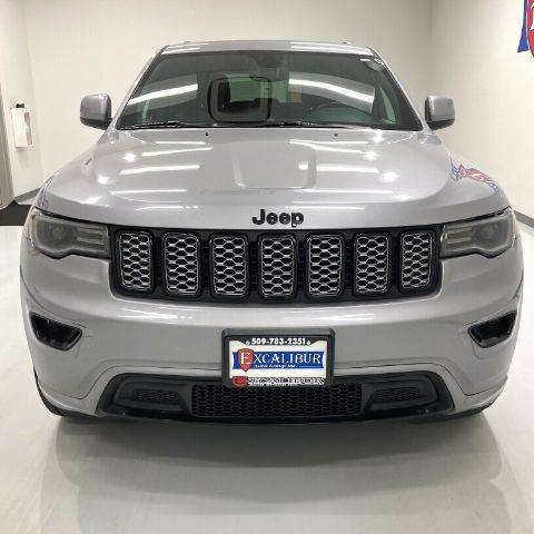 Used 2020 Jeep Grand Cherokee Altitude AWD/4WD image 4