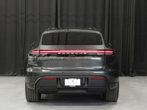 Certified 2025 Porsche Macan 4 Electric AWD/4WD image 4