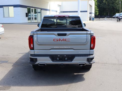 Used 2025 GMC Sierra 1500 Denali w/ Denali Reserve Package AWD/4WD image 9
