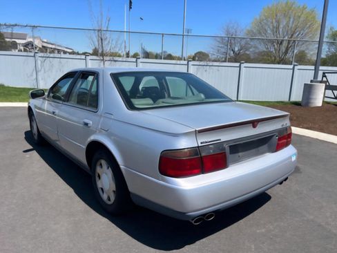 Used 2000 Cadillac Seville SLS w/ Convenience Pkg image 8