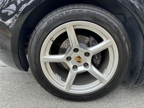 Used 2018 Porsche 718 Boxster image 38