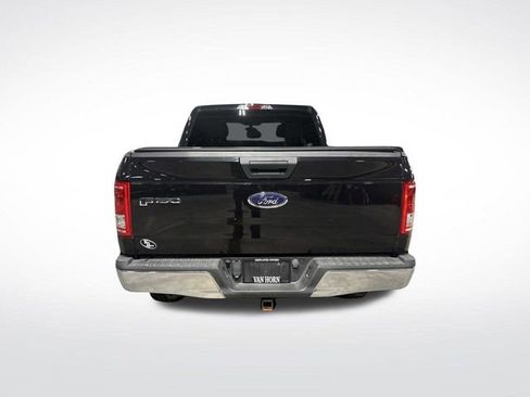 Used 2015 Ford F150 XLT image 11