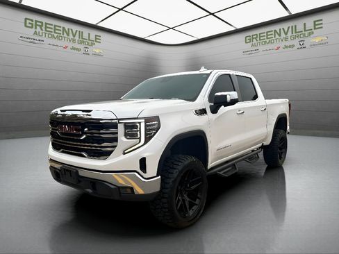 Used 2022 GMC Sierra 1500 SLT w/ SLT Convenience Package image 2