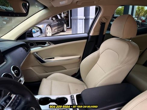 Used 2022 Kia Stinger GT1 RWD image 26