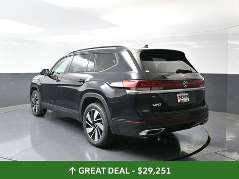 Used 2024 Volkswagen Atlas SE image 12