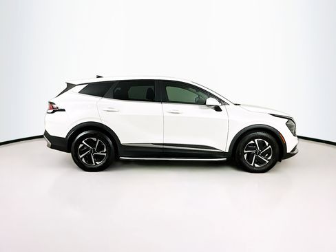 Used 2024 Kia Sportage LX image 10