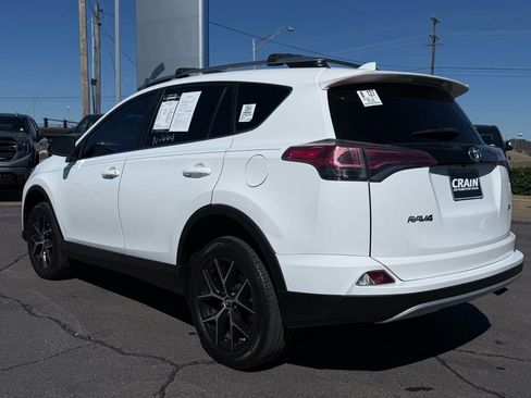 Used 2018 Toyota RAV4 SE w/ Power Extra Value Package image 5