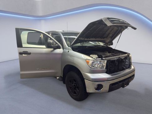 Used 2010 Toyota Tundra 4x4 Double Cab image 8