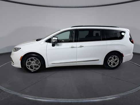 Used 2023 Chrysler Pacifica Limited FWD image 5