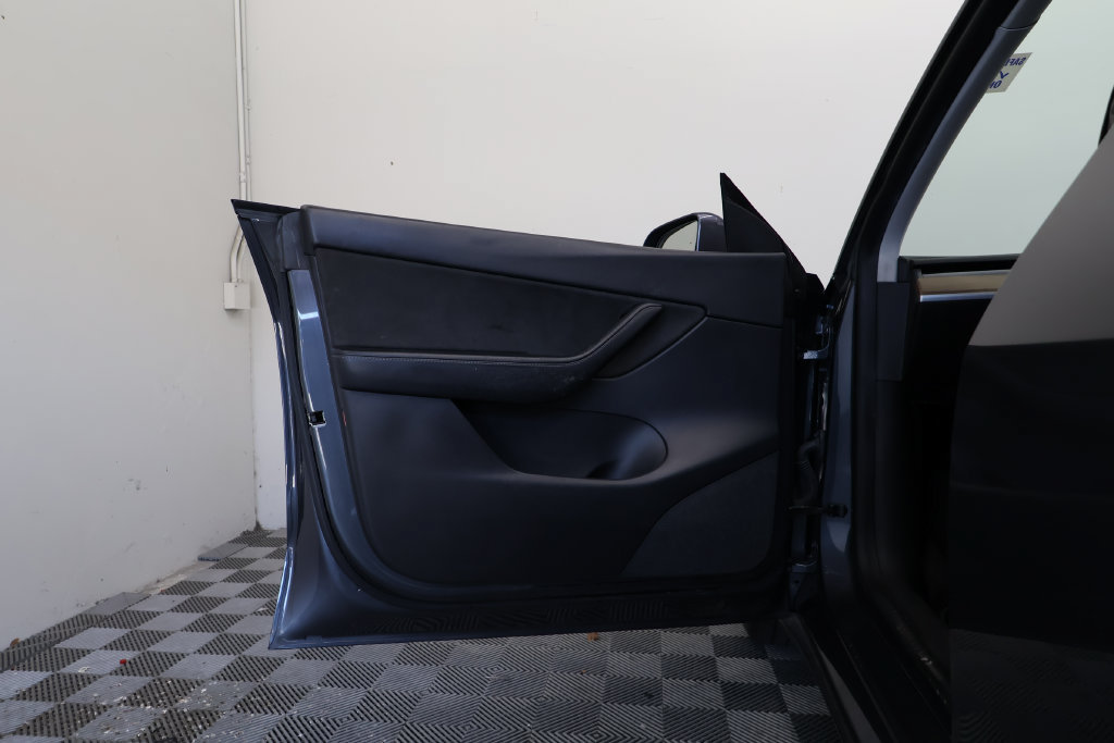 Used 2021 Tesla Model Y Long Range AWD/4WD image 15