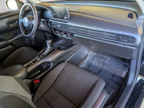 Used 2023 Honda HR-V LX image 19