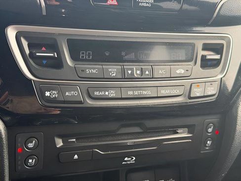 Used 2022 Honda Pilot Black Edition image 49