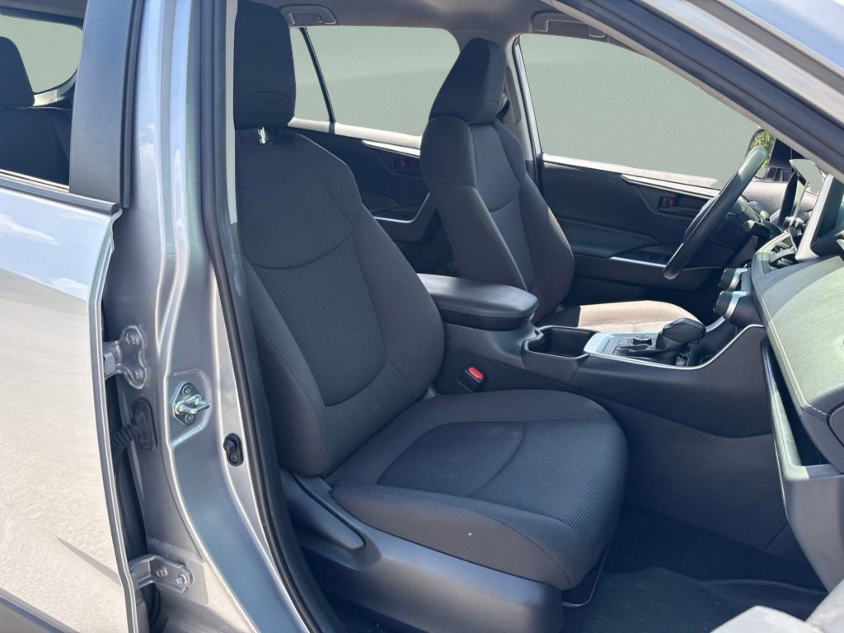 Certified 2023 Toyota RAV4 LE AWD/4WD image 31