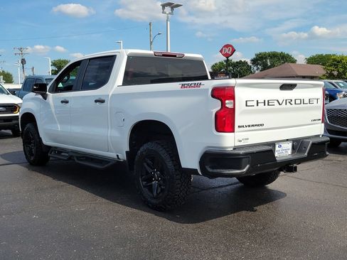 Used 2022 Chevrolet Silverado 1500 Custom Trail Boss w/ Safety Confidence Package AWD/4WD image 6