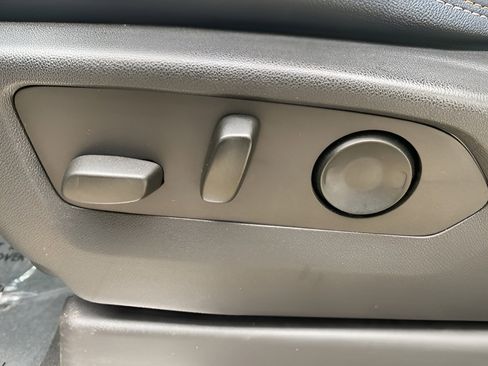 Used 2022 Chevrolet Silverado 1500 High Country image 9