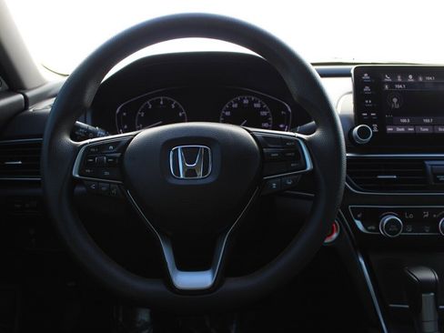 Used 2018 Honda Accord EX image 30