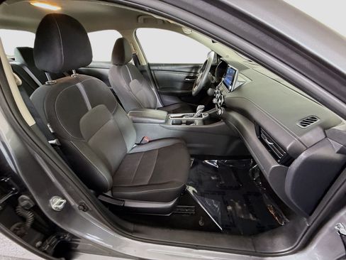 Used 2025 Nissan Sentra SV FWD image 29