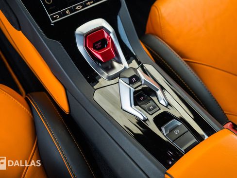 Used 2022 Lamborghini Huracan EVO RWD image 27