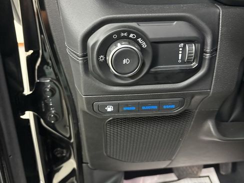 Used 2024 Jeep Wrangler High Altitude image 10