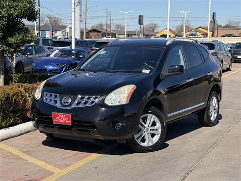 Used 2013 Nissan Rogue SV image 2