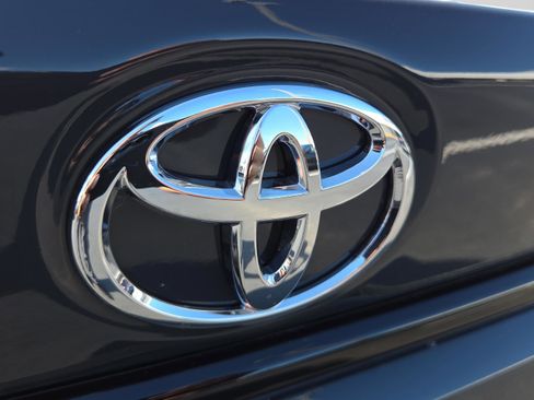 Used 2025 Toyota Corolla LE w/ Convenience Package image 10