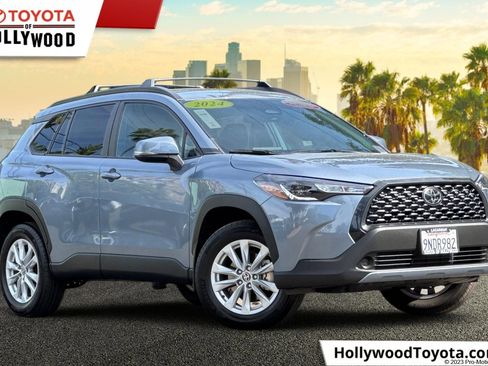 Certified 2024 Toyota Corolla Cross LE image 1